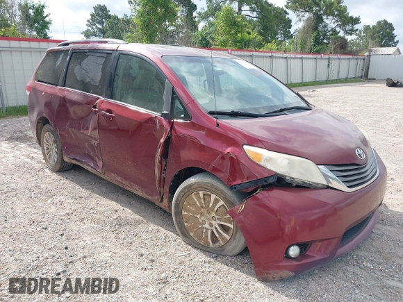 2013 Toyota Sienna XLE AAS z VIN 5TDYK3DC5DS380894, wystawiony jako IAAI lot #42271097 z przebiegiem 145 494 mil mil oraz . Historia ofert i sprzedaży dostępna na DreamBid. Obrazek 1.