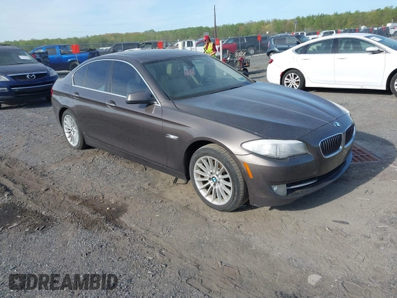 2013 BMW 5 Series 535i xDrive with VIN WBAFU7C53DDU77547, listed as a IAAI auction lot 42086487 with 183,738 mi miles and . Bid and sale history available at carsss.com. Image 1.