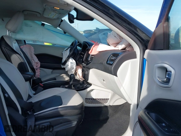 2020 Jeep Compass Limited with VIN 3C4NJDCB7LT147155, listed as a IAAI auction lot 41654100 with 66,205 mi miles. Bid and sale history available at carsss.com. Image 5.