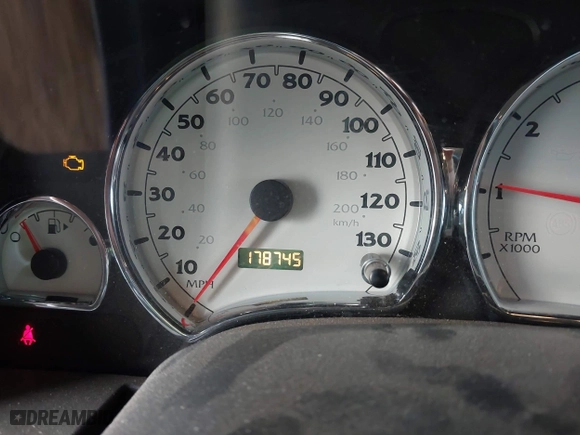 2004 Saturn VUE V6 with VIN 5GZCZ63424S842142, listed as a IAAI auction lot 41562303 with 178,745 mi miles. Bid and sale history available at carsss.com. Image 7.