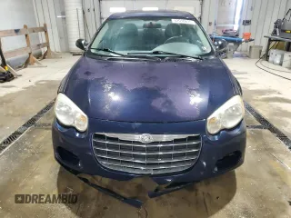 2005 Chrysler Sebring Touring z VIN 1C3EL56R15N688153, wystawiony jako Copart lot #42016615 z przebiegiem 139 993 mil mil oraz Szkody całkowita. Historia ofert i sprzedaży dostępna na DreamBid. Obrazek 5.