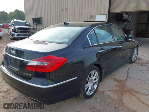 2014 Hyundai Genesis 3.8L z VIN KMHGC4DD2EU260177, wystawiony jako IAAI lot #42092212 z przebiegiem 213 055 mil mil oraz . Historia ofert i sprzedaży dostępna na DreamBid. Obrazek 4.
