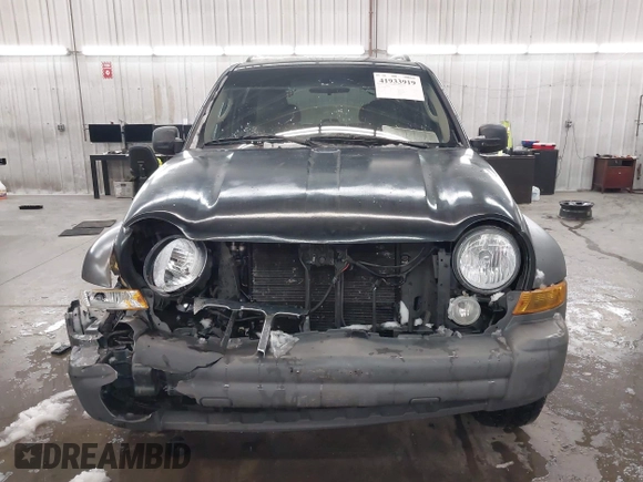 2005 Jeep Liberty Sport with VIN 1J4GL48K75W508905, listed as a IAAI auction lot 41933919 with 203,514 mi miles. Bid and sale history available at carsss.com. Image 12.