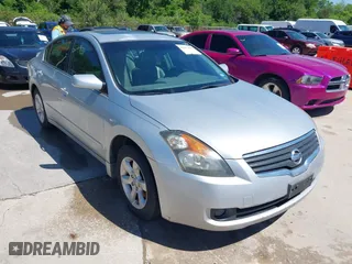 2007 Nissan Altima 2.5 with VIN 1N4AL21E27C138140, listed as a IAAI auction lot 42083098 with 189,799 mi miles. Bid and sale history available at carsss.com. Image 1.