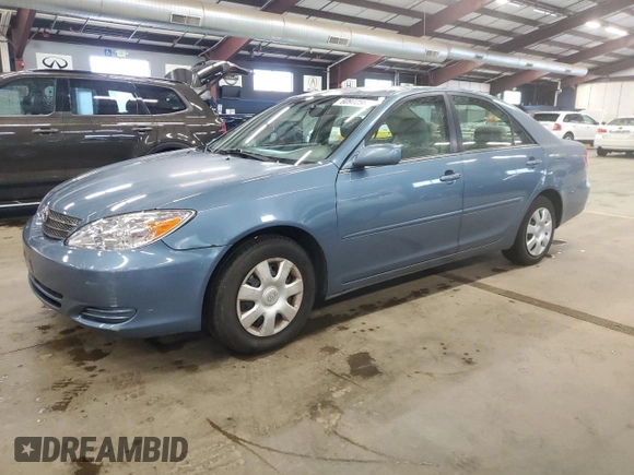 2004 Toyota Camry LE z VIN 4T1BE32K94U820825, wystawiony jako Copart lot #60972565 z przebiegiem 198 899 mil mil oraz Czysty tytuł • Clean title. Historia ofert i sprzedaży dostępna na DreamBid. Obrazek 1.