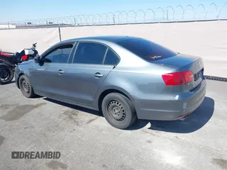 2013 Volkswagen Jetta S с VIN 3VW2K7AJ2DM379876, выставлен на аукционе IAAI как лот 42302215 с пробегом 157 477 миль миль и . История ставок и продаж доступна на DreamBid. Изображение 3.