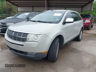 2007 Lincoln MKX with VIN 2LMDU88C27BJ06705, listed as a IAAI auction lot 41933459 with 208,246 mi miles. Bid and sale history available at carsss.com. Image 2.