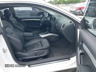 2012 Audi A5 Premium Plus z VIN WAULFAFR9CA001439, wystawiony jako IAAI lot #42422787 z przebiegiem 143 972 mil mil oraz . Historia ofert i sprzedaży dostępna na DreamBid. Obrazek 5.