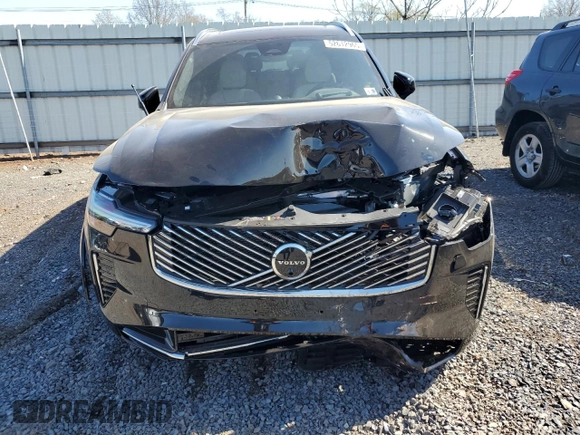 2025 Volvo XC90 with VIN YV4062PGXS1375711, listed as a Copart auction lot 52612965 with 40 mi miles and Salvage Title. Bid and sale history available at DreamBid. Image 5.