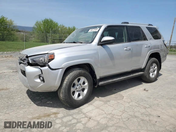 2023 Toyota 4Runner SR5 z VIN JTEMU5JR6P6118556, wystawiony jako Copart lot #54672495 z przebiegiem 54 629 mil mil oraz Czysty tytuł • Clean title. Historia ofert i sprzedaży dostępna na DreamBid. Obrazek 1.