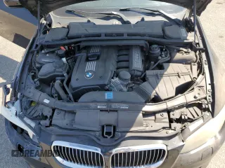 2011 BMW 3 Series 328i z VIN WBADW7C57BE443605, wystawiony jako Copart lot #52906565 z przebiegiem 48 968 mil mil oraz Szkoda całkowita • Salvage title. Historia ofert i sprzedaży dostępna na DreamBid. Obrazek 11.