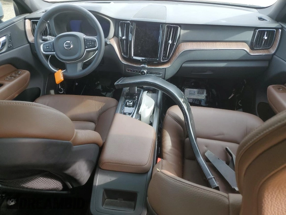 2022 Volvo XC60 Momentum z VIN YV4L12DK1N1046064, wystawiony jako Copart lot #53735775 z przebiegiem 47 449 mil mil oraz Szkoda całkowita • Salvage title. Historia ofert i sprzedaży dostępna na DreamBid. Obrazek 8.