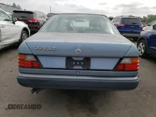 1988 Mercedes-Benz 300 with VIN WDBEA50D4JA612702, listed as a Copart auction lot 54090305 with 104,558 mi miles and Clean Title. Bid and sale history available at DreamBid. Image 6.