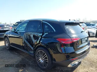 2024 Mercedes-Benz GLC 300 z VIN W1NKM4HB2RF190431, wystawiony jako IAAI lot #41859830 z przebiegiem 7 259 mil mil oraz . Historia ofert i sprzedaży dostępna na DreamBid. Obrazek 6.
