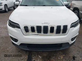 2019 Jeep Cherokee Latitude Plus z VIN 1C4PJLLB3KD151355, wystawiony jako IAAI lot #42128836 z przebiegiem 94 753 mil mil oraz . Historia ofert i sprzedaży dostępna na DreamBid. Obrazek 6.