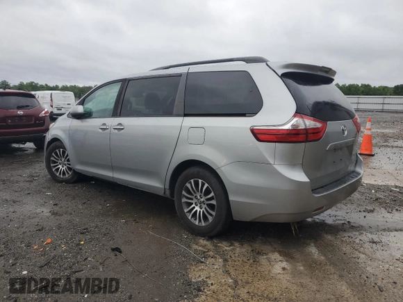 2019 Toyota Sienna XLE Auto Access Seat z VIN 5TDYZ3DC1KS969465, wystawiony jako Copart lot #56800805 z przebiegiem 151 485 mil mil oraz Szkoda całkowita • Salvage title. Historia ofert i sprzedaży dostępna na DreamBid. Obrazek 2.