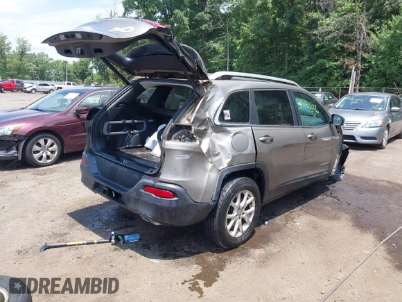 2016 Jeep Cherokee Latitude with VIN 1C4PJMCS3GW251912, listed as a IAAI auction lot 39753032 with 59,401 mi miles. Bid and sale history available at carsss.com. Image 4.