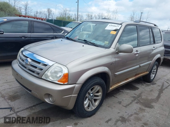 2005 Suzuki XL-7 LX with VIN JS3TX92V954108706, listed as a IAAI auction lot 42040623 with 217,837 mi miles. Bid and sale history available at carsss.com. Image 2.