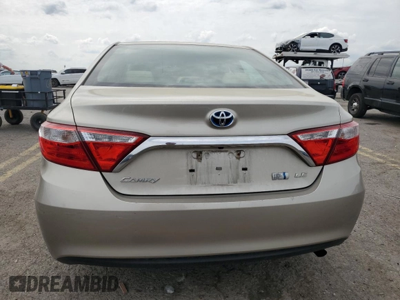2015 Toyota Camry LE z VIN 4T1BD1FK6FU164748, wystawiony jako Copart lot #54667565 z przebiegiem 139 804 mil mil oraz Szkoda całkowita • Salvage title. Historia ofert i sprzedaży dostępna na DreamBid. Obrazek 6.