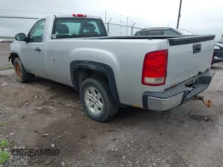 2010 GMC Sierra 1500 Work Truck z VIN 1GTPCTEX1AZ209435, wystawiony jako IAAI lot #42252554 z przebiegiem 172 989 mil mil oraz . Historia ofert i sprzedaży dostępna na DreamBid. Obrazek 3.