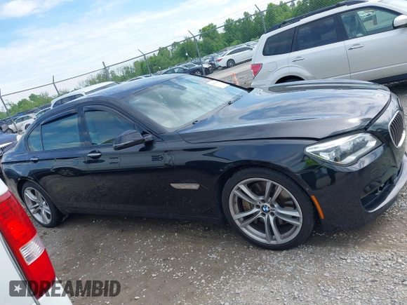 2013 BMW 7 Series 750Li z VIN WBAYE8C59DD133605, wystawiony jako IAAI lot #42179893 z przebiegiem 73 065 mil mil oraz . Historia ofert i sprzedaży dostępna na DreamBid. Obrazek 13.