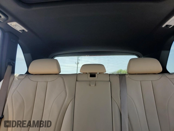 2016 BMW X5 xDrive50i z VIN 5UXKR6C50G0J81828, wystawiony jako Copart lot #52572315 z przebiegiem 91 737 mil mil oraz Szkoda całkowita • Salvage title. Historia ofert i sprzedaży dostępna na DreamBid. Obrazek 10.