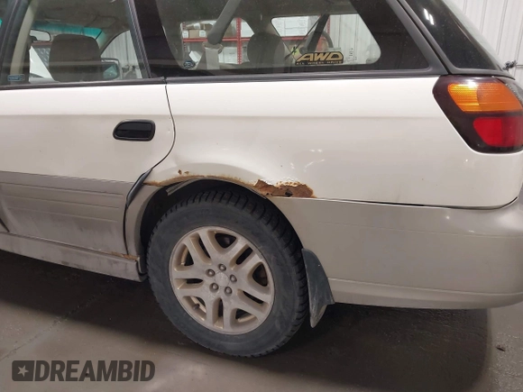 2001 Subaru Legacy Outback with VIN 4S3BH675717627146, listed as a IAAI auction lot 42235300 with 180,986 mi miles and . Bid and sale history available at DreamBid. Image 6.