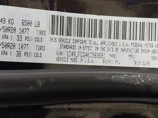 2019 Jeep Grand Cherokee Overland with VIN 1C4RJFCG4KC583691, listed as a IAAI auction lot 41505711 with 109,921 mi miles. Bid and sale history available at carsss.com. Image 9.