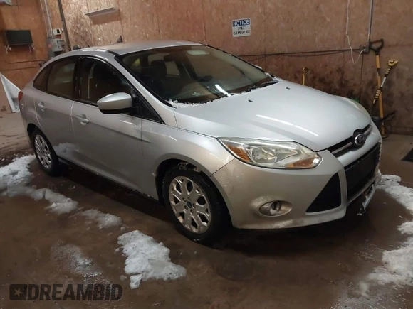 2012 Ford Focus SE with VIN 1FAHP3F2XCL175566, listed as a IAAI auction lot 41493698 with 197,255 mi miles and . Bid and sale history available at carsss.com. Image 1.