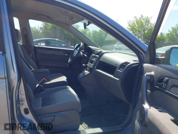 2008 Honda CR-V LX z VIN 5J6RE48308L019148, wystawiony jako IAAI lot #42533727 z przebiegiem 221 554 mil mil oraz . Historia ofert i sprzedaży dostępna na DreamBid. Obrazek 5.