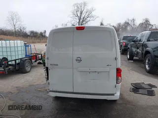 2020 Nissan NV200 Compact Cargo SV with VIN 3N6CM0KNXLK691705, listed as a IAAI auction lot 41798200 with 206,167 mi miles. Bid and sale history available at carsss.com. Image 16.