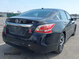 2015 Nissan Altima 2.5 S with VIN 1N4AL3AP7FN891964, listed as a IAAI auction lot 42011031 with 133,863 mi miles. Bid and sale history available at carsss.com. Image 4.