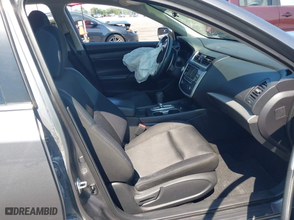 2016 Nissan Altima 2.5 SR with VIN 1N4AL3AP3GC186902, listed as a IAAI auction lot 39780328 with 142,952 mi miles. Bid and sale history available at carsss.com. Image 5.