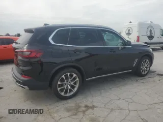 2021 BMW X5 sDrive40i with VIN 5UXCR4C01M9G22129, listed as a Copart auction lot 53636665 with 93,231 mi miles and Clean Title. Bid and sale history available at carsss.com. Image 3.
