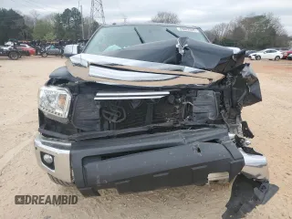 2017 Toyota Tundra Limited z VIN 5TFHW5F10HX606254, wystawiony jako Copart lot #49882695 z przebiegiem Nie podano mil oraz Szkoda całkowita • Salvage title. Historia ofert i sprzedaży dostępna na DreamBid. Obrazek 5.