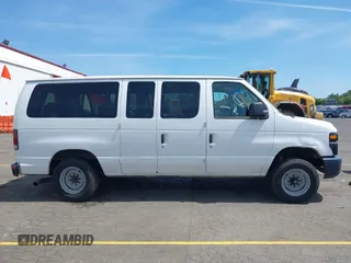 2013 Ford Econoline Passenger XL z VIN 1FBNE3BL4DDA56459, wystawiony jako IAAI lot #42223633 z przebiegiem 411 732 mil mil oraz . Historia ofert i sprzedaży dostępna na DreamBid. Obrazek 13.