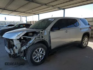 2019 Chevrolet Traverse LS z VIN 1GNERFKW8KJ252356, wystawiony jako Copart lot #49798065 z przebiegiem 102 544 mil mil oraz Czysty tytuł • Clean title. Historia ofert i sprzedaży dostępna na DreamBid. Obrazek 1.