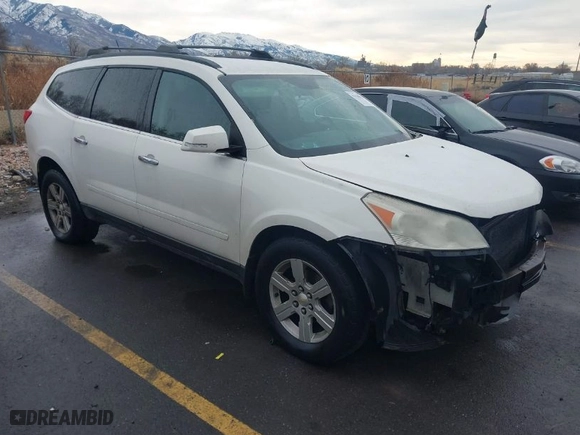 2011 Chevrolet Traverse LT w/1LT with VIN 1GNKVGED8BJ137769, listed as a IAAI auction lot 41138013 with 207,937 mi miles. Bid and sale history available at carsss.com. Image 1.
