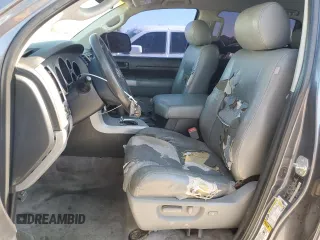 2008 Toyota Tundra z VIN 5TFDV54198X036873, wystawiony jako Copart lot #56321415 z przebiegiem 209 722 mil mil oraz Szkoda całkowita • Salvage title. Historia ofert i sprzedaży dostępna na DreamBid. Obrazek 7.