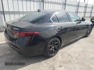 2019 Alfa Romeo Giulia z VIN ZARFAMAN9K7621522, wystawiony jako Copart lot #53130015 z przebiegiem 50 843 mil mil oraz Szkoda całkowita • Salvage title. Historia ofert i sprzedaży dostępna na DreamBid. Obrazek 3.