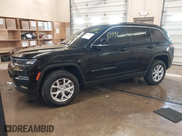 2022 Jeep Grand Cherokee Limited z VIN 1C4RJHBG9N8521577, wystawiony jako IAAI lot #41869992 z przebiegiem 28 095 mil mil oraz . Historia ofert i sprzedaży dostępna na DreamBid. Obrazek 18.