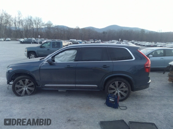 2024 Volvo XC90 Plus Bright Theme with VIN YV4062PE3R1190974, listed as a IAAI auction lot 41785085 with 12,283 mi miles and . Bid and sale history available at DreamBid. Image 15.