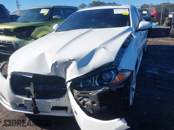 2015 Jaguar XF V6 Portfolio with VIN SAJWA0F7XF8U64372, listed as a IAAI auction lot 41352544 with 62,307 mi miles. Bid and sale history available at carsss.com. Image 12.