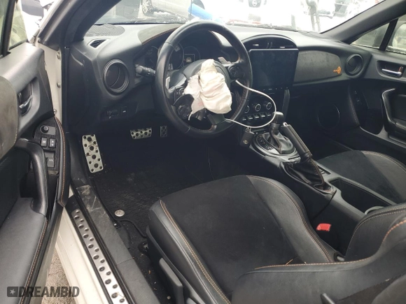 2017 Toyota 86 with VIN JF1ZNAA12H8708632, listed as a Copart auction lot 40868004 with 47,879 mi miles and Non Repairable. Bid and sale history available at carsss.com. Image 8.
