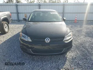 2013 Volkswagen Jetta SE z VIN 3VWDX7AJ2DM301057, wystawiony jako Copart lot #85076104 z przebiegiem 126 684 mil mil oraz Czysty tytuł • Clean title. Historia ofert i sprzedaży dostępna na DreamBid. Obrazek 5.