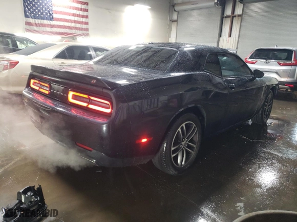 2019 Dodge Challenger SXT with VIN 2C3CDZGG8KH532253, listed as a Copart auction lot 45791455 with 86,858 mi miles and Salvage Title. Bid and sale history available at carsss.com. Image 3.