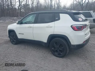 2019 Jeep Compass Latitude with VIN 3C4NJDBB6KT593118, listed as a IAAI auction lot 41747020 with 118,854 mi miles. Bid and sale history available at carsss.com. Image 3.
