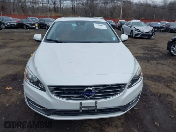 2017 Volvo S60 Inscription z VIN LYV402TK3HB196430, wystawiony jako IAAI lot #41301147 z przebiegiem 20 188 mil mil oraz . Historia ofert i sprzedaży dostępna na DreamBid. Obrazek 12.