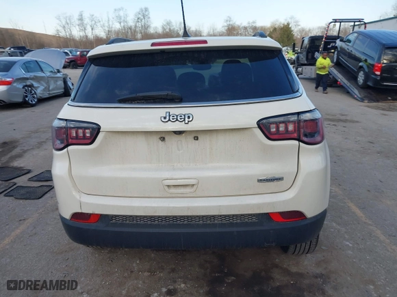 2018 Jeep Compass Latitude with VIN 3C4NJCBB2JT108465, listed as a IAAI auction lot 41833695 with 162,983 mi miles. Bid and sale history available at carsss.com. Image 16.