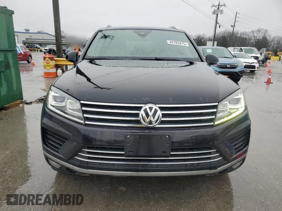 2017 Volkswagen Touareg Wolfsburg Edition z VIN WVGRF7BPXHD006302, wystawiony jako Copart lot #44783475 z przebiegiem 138 244 mil mil oraz Czysty tytuł • Clean title. Historia ofert i sprzedaży dostępna na DreamBid. Obrazek 5.